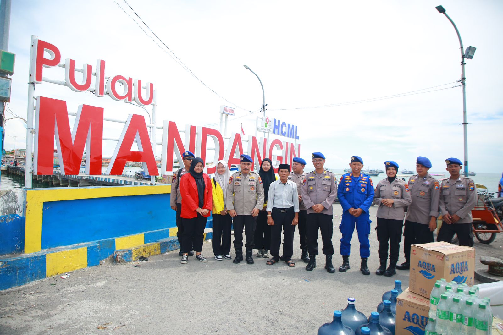 Ditpolairud Polda Jatim Gelar Program Sambang Nusa Presisi Di Pulau Mandangin Sampang