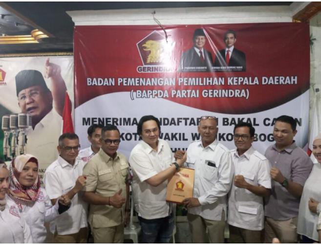 Gerindra Kota Bogor Resmi Berikan Formulir Cawalkot untuk Pengacara Kondang Farhat Abbas